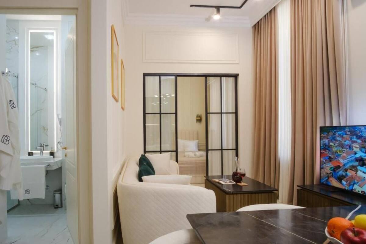 Appartamento City, balcone, vista città | 2 camere, postazione laptop, insonorizzazione, Wi-Fi gratuito