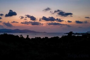 Unclassified image, 5 of 24, button - Shades of Blue (Koh Samui)