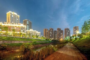 Unclassified image, 4 of 29, button - lemon hotel (Chongqing)