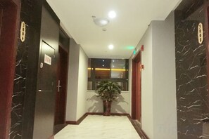 Unclassified image, 3 of 29, button - lemon hotel (Chongqing)