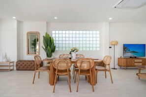 Exclusive Villa, 4 Bedrooms, Pool View | In-room dining - Bali Style 4BR Pool Villa Kaia in Rawai (Rawai)