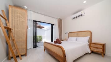 Exclusive Villa, 4 Bedrooms, Pool View | 4 bilik tidur, meja, Wi-fi percuma, cadar katil