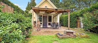 Fine holiday home with jacuzzi and large garden