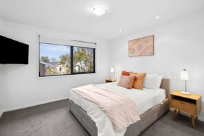 4 Schlafzimmer, Bügeleisen/Bügelbrett, WLAN, Bettwäsche