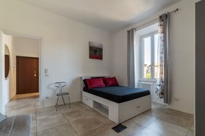 1 bedroom, WiFi, bed sheets - La Garbatella Apartment (Roma)