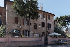 Exterior - La Garbatella Apartment (Roma)