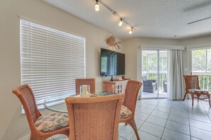 Interior - Holmes Beach Condo Near Anna Maria: Pool Access! (Holmes Beach)