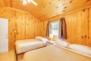 1 bedroom, bed sheets