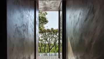 Luxury Suite, Park View | Bathroom | Slippers