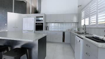 Microwave, oven, stovetop, dishwasher