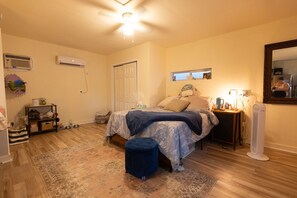 1 Schlafzimmer, Schreibtisch, WLAN, Bettwäsche