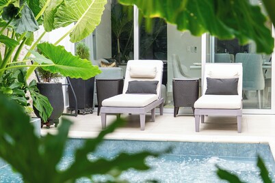 Luxury 5-Suite Villa, Pool, Maid, Deluxe Breakfast, Security, More