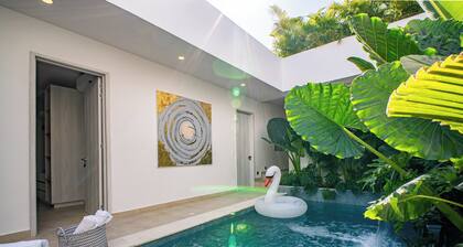 Luxury 5-Suite Villa, Pool, Maid, Deluxe Breakfast, Security, More