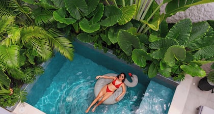 Luxury 5-Suite Villa, Pool, Maid, Deluxe Breakfast, Security, More