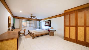 ทราดิชันนัลอพาร์ทเมนท์, 3 ห้องนอน, ระเบียง, วิวสวน | 3 ห้องนอน, Wi-Fi ฟรี