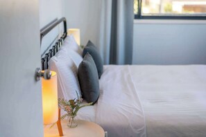 4 chambres, fer et planche à repasser, Wi-Fi, literie fournie