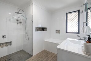 Shower, hair dryer, towels