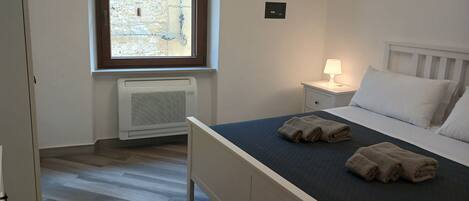 1 makuuhuone, silitysrauta/-lauta, Wi-Fi, vuodevaatteet