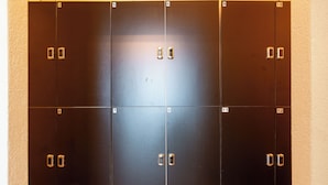 A set of six lockers with numbers 2 to 10, arranged in two rows of three. - MUE Cubes (Basel)