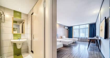 Aikesi Fashion Hotel (Suixi Real Leather World Shop)