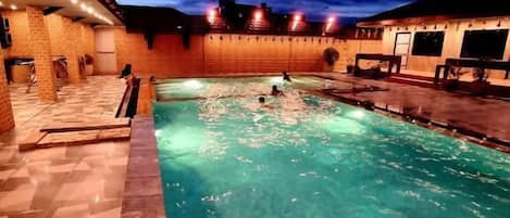 7 albercas al aire libre