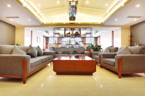 ロビーラウンジ