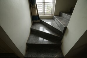 Deluxe Duplex | Hypo-allergenic bedding, free WiFi, bed sheets - Naksha Tree Hotels - Yelagiri (Tirupattur)