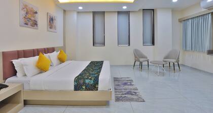 Hotel The Grand Radhey