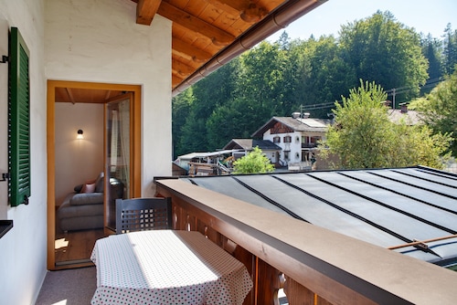 Ferienwohnung "Waxensteinblick" mit Bergblick, Balkon und WLAN