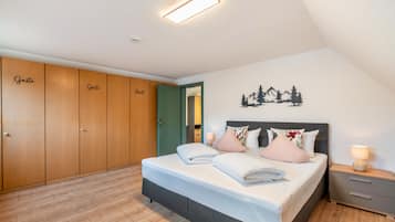 2 bedrooms, free WiFi, bed sheets