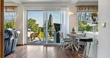 Holiday Home 'Sonja' with Private Terrace, Wi-Fi and Air Conditioning