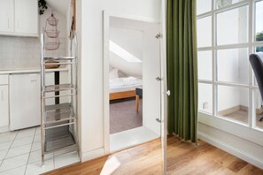 1 bedroom, free WiFi, bed sheets - Apartment 'Haus Baltic - Ferienwohnung 29' with Balcony and Wi-Fi (Sellin)