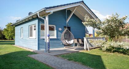 Holiday Home 'Ferienhaus Blau' with Private Terrace, Private Garden and Wi-Fi