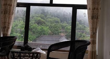 Beijing Sunshine Courtyard Farmhouse