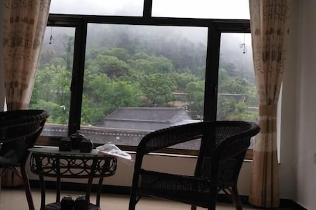 Interior. Beijing Sunshine Courtyard Farmhouse