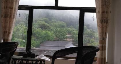 Beijing Sunshine Courtyard Farmhouse