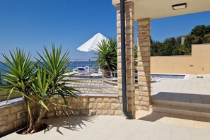 Property grounds - Apartment in Croatia near the Coast (Starigrad)