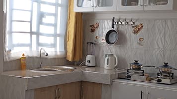 1 slaapkamer, een strijkplank/strijkijzer, wifi, beddengoed