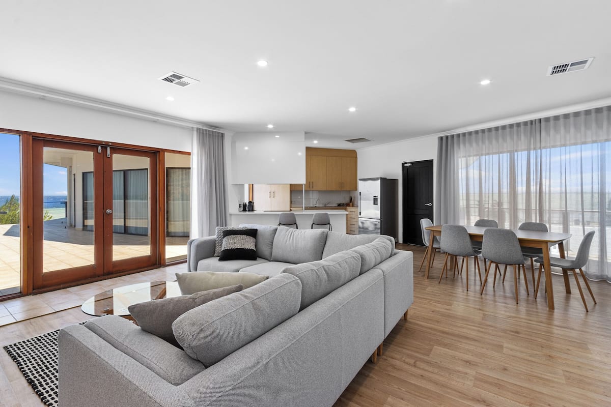 Superior Apartment | Soundproofing, iron/ironing board, free WiFi