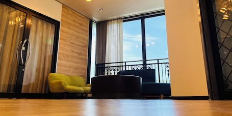 Lobby. BUSINESS HOTEL KUDAMATSU
