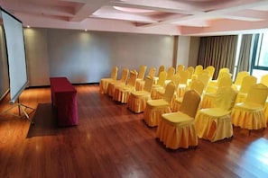Unclassified image, 4 of 26, button - Yiting Business Hotel (Quanzhou)