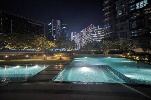 2 outdoor pools