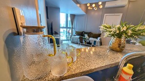 豪華套房, 私人泳池, 城市景觀 | 埃及棉床單、高級寢具、羽絨被、舒適加層