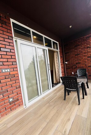 Basic Apartment, 1 Double Bed with Sofa bed, Mountain View | Balcony - Diva Nest I Luxury I 1BHK I Homestay  (Kasauli)