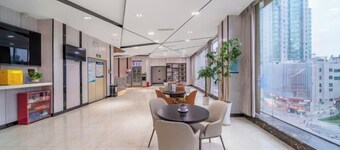 IU Hotel (Chongqing Yangjiaping Pedestrian Street Subway Station)