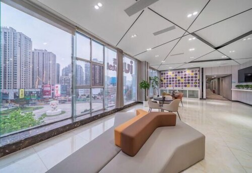 IU Hotel (Chongqing Yangjiaping Pedestrian Street Subway Station)