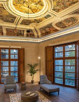 42-tommers smart-tv med satellitkanaler