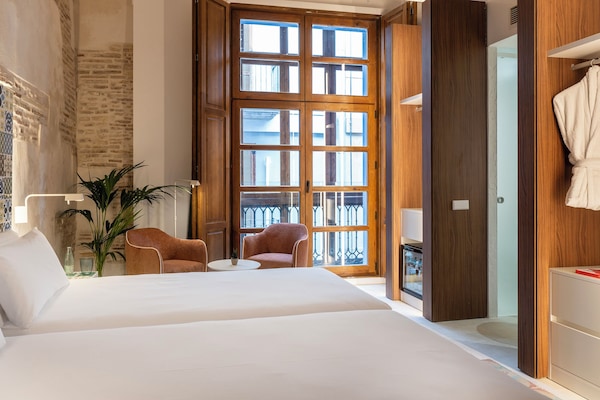 1 bedroom, minibar, in-room safe, free WiFi