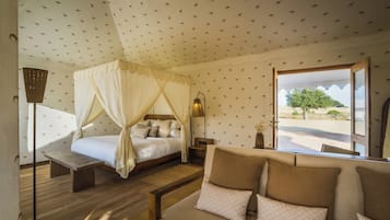 Luxury Double Room, Balcony, Lake View | Soundproofing