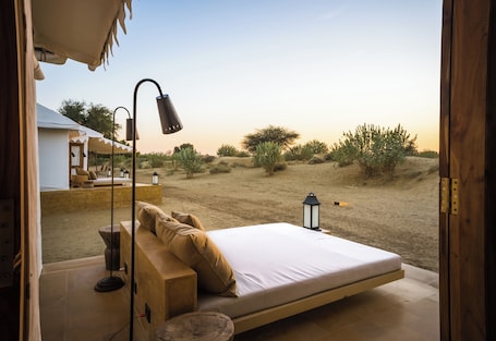 Luxury Double Room, Balcony, Lake View | Kalis bunyi